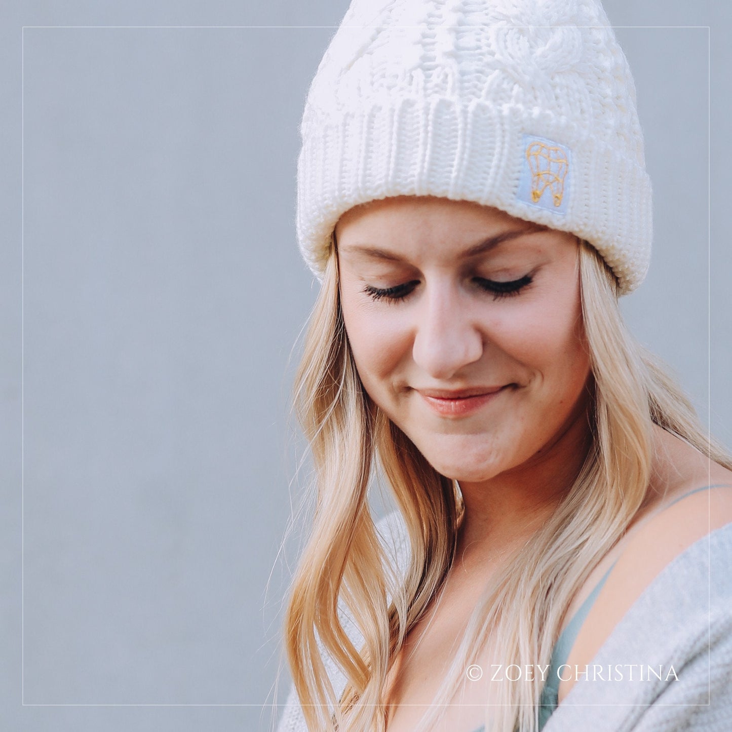 Dental Beanie – Plush Lined Winter Hat with Embroidered Tooth (Off-White)