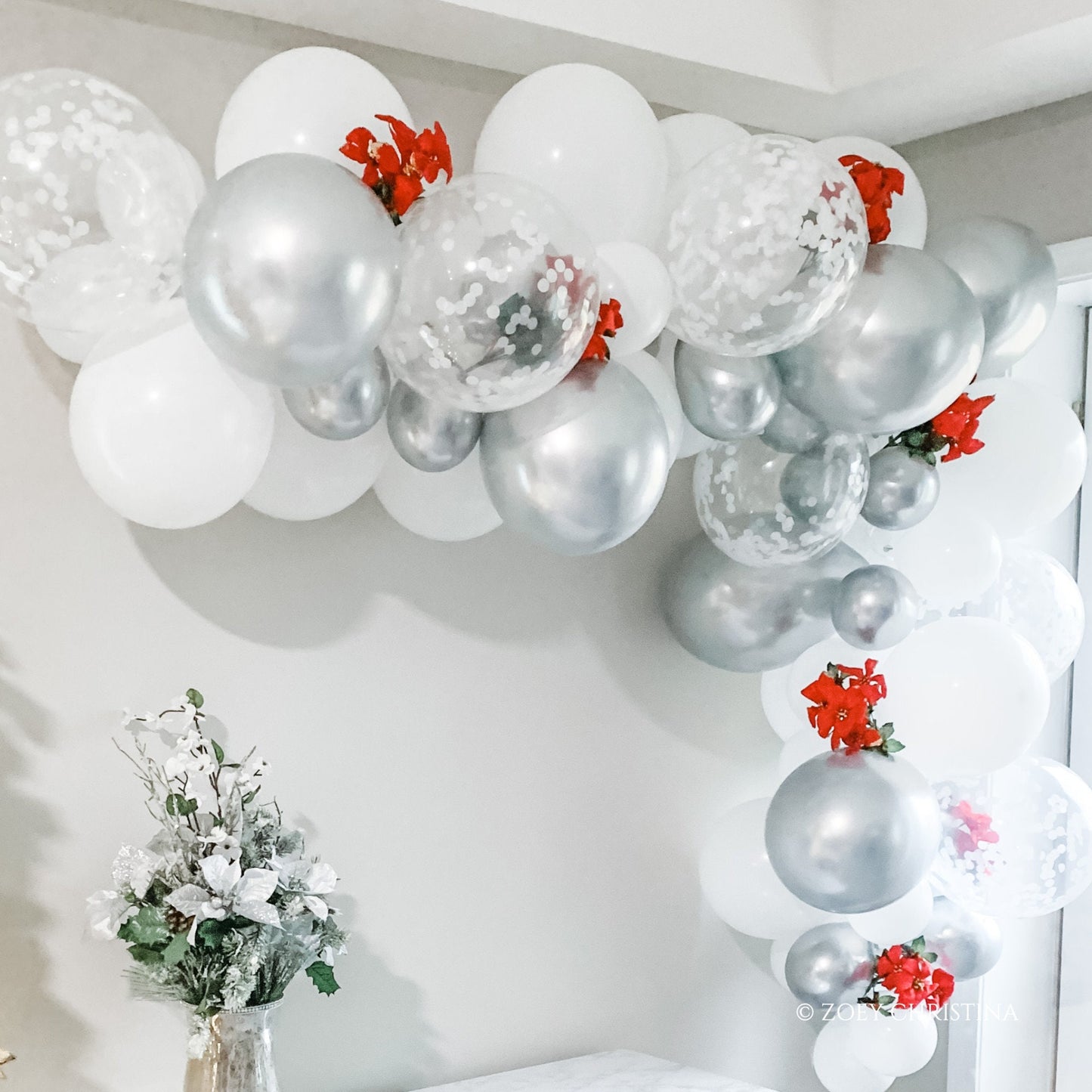 Elegant Christmas Balloon Garland – Snowy Theme for Weddings & Celebrations