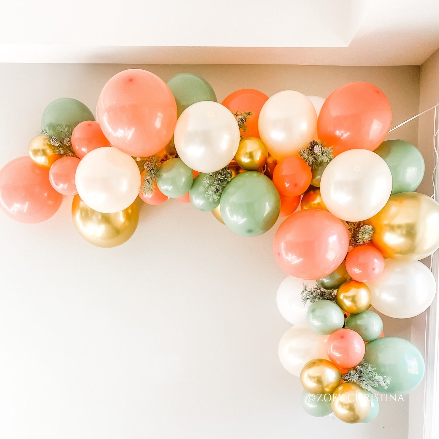 Soft-Toned Holiday Balloon Arch – Elegant Boho Christmas Party Decoration