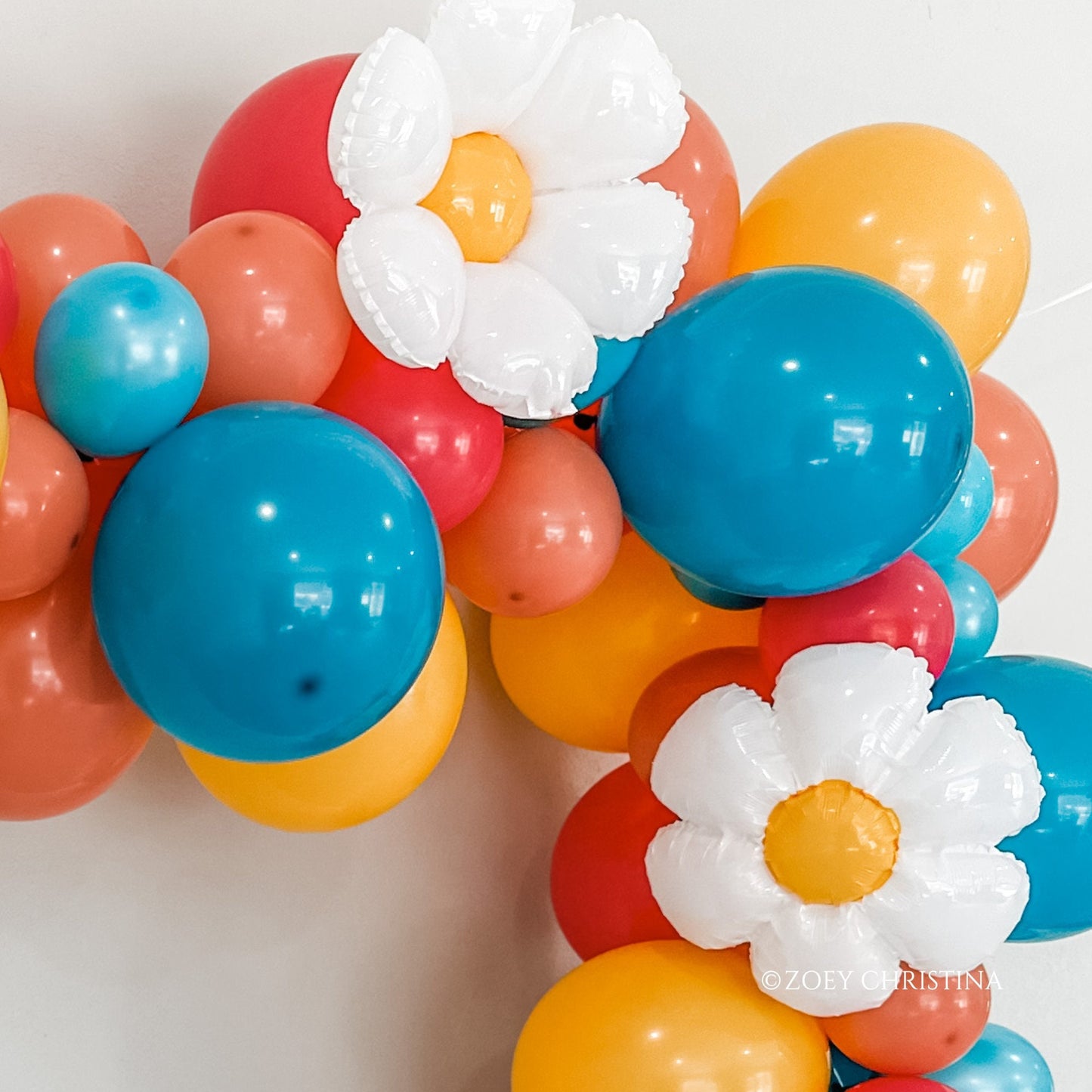 Vintage Groovy Balloon Arch – Dark Retro Colors with Foil Daisy Balloons