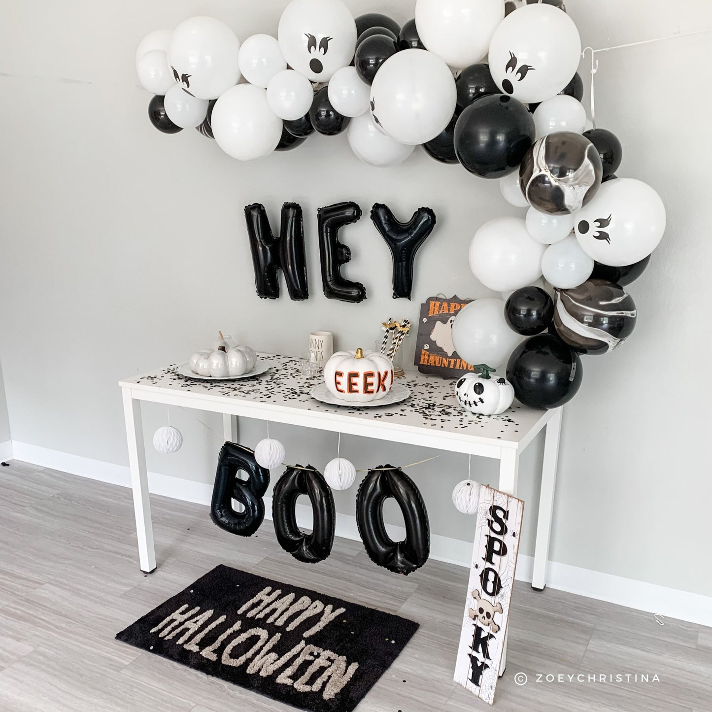 Ghost-Themed Balloon Arch – Spooky Halloween Decoration