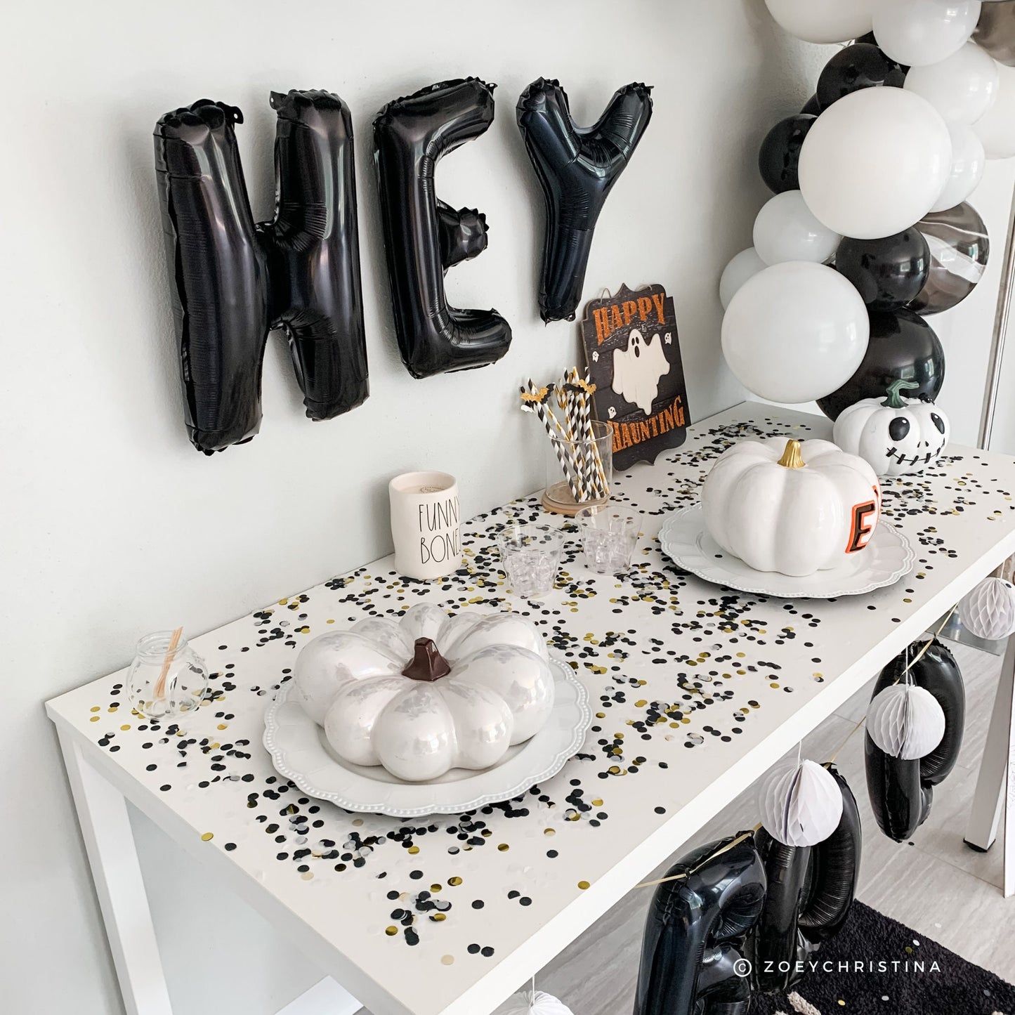 Ghost-Themed Balloon Arch – Spooky Halloween Decoration