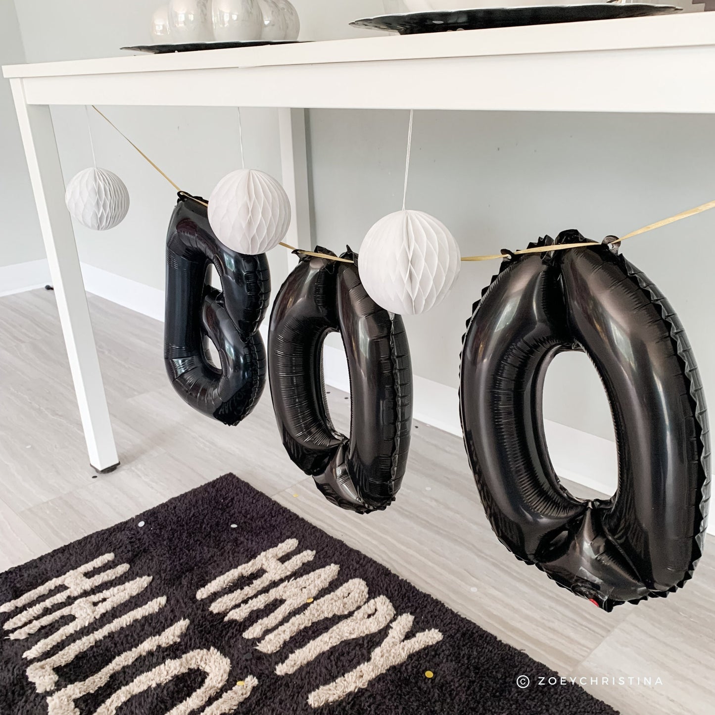 Ghost-Themed Balloon Arch – Spooky Halloween Decoration