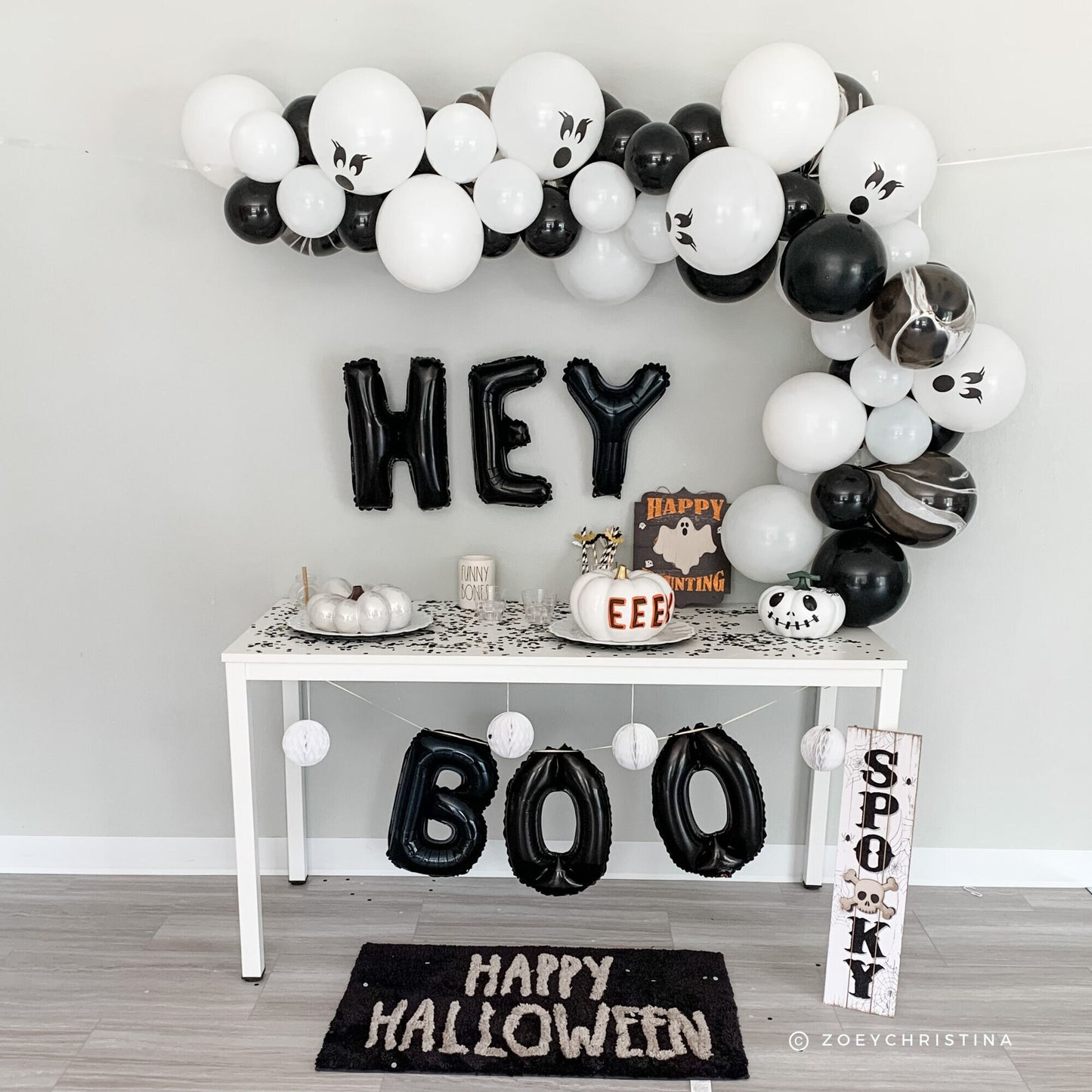 Ghost-Themed Balloon Arch – Spooky Halloween Decoration