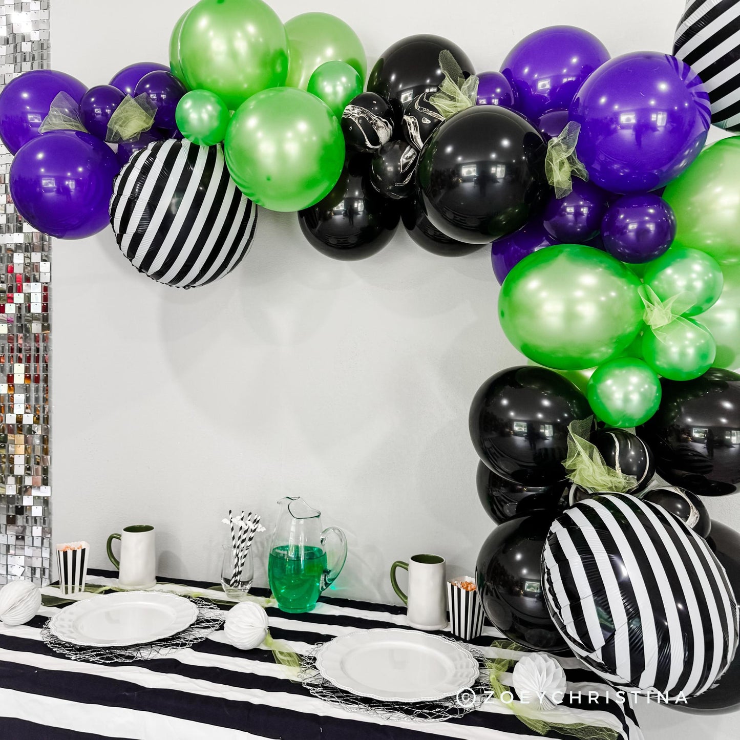 Spooky-Chic Balloon Garland – Haunted Party Decor in Black, Green & Purple