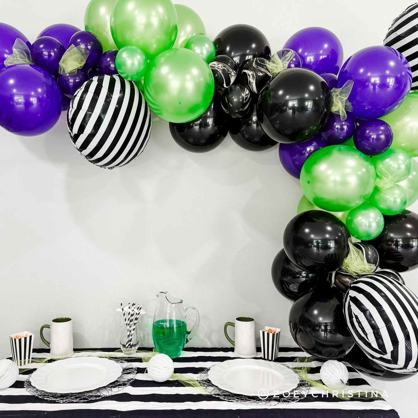 Spooky-Chic Balloon Garland – Haunted Party Decor in Black, Green & Purple