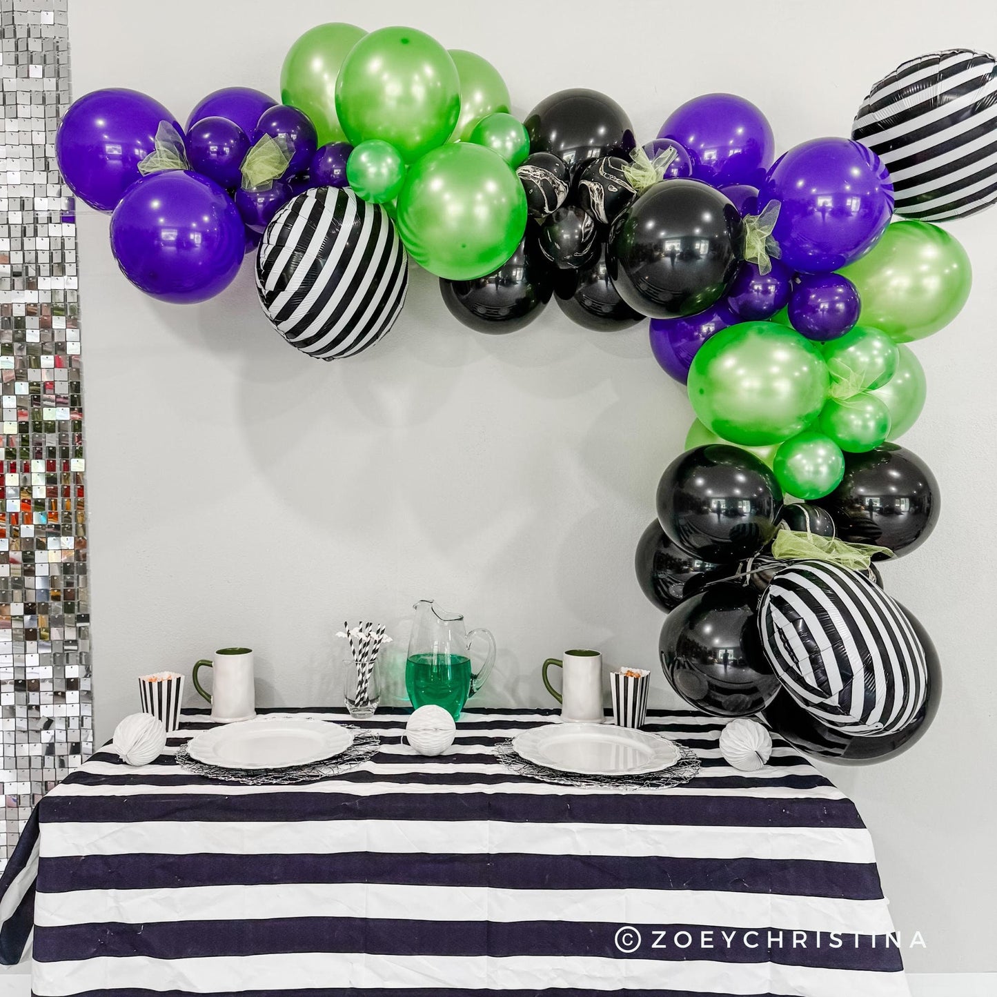 Spooky-Chic Balloon Garland – Haunted Party Decor in Black, Green & Purple