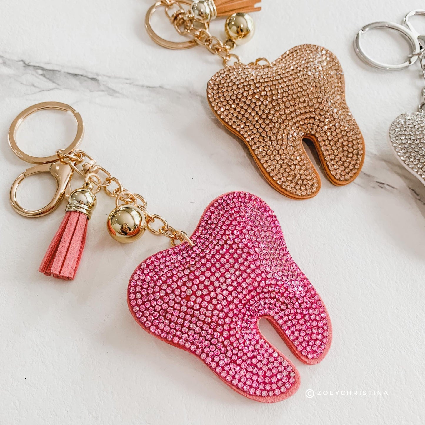 Sparkly Tooth Keychain – Dental-Inspired Sequin Charm for Dental Assistants, Hygienists & Tooth Lovers