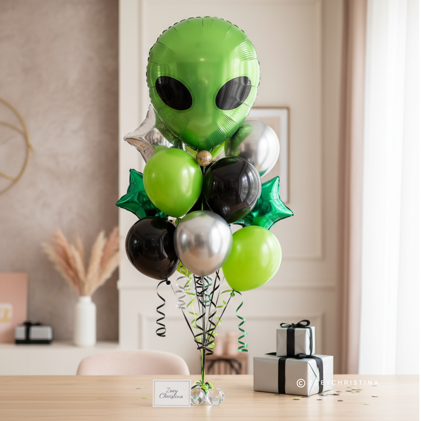 Extraterrestrial Alien Balloon – Sci-Fi, Glow Party & Halloween Decor