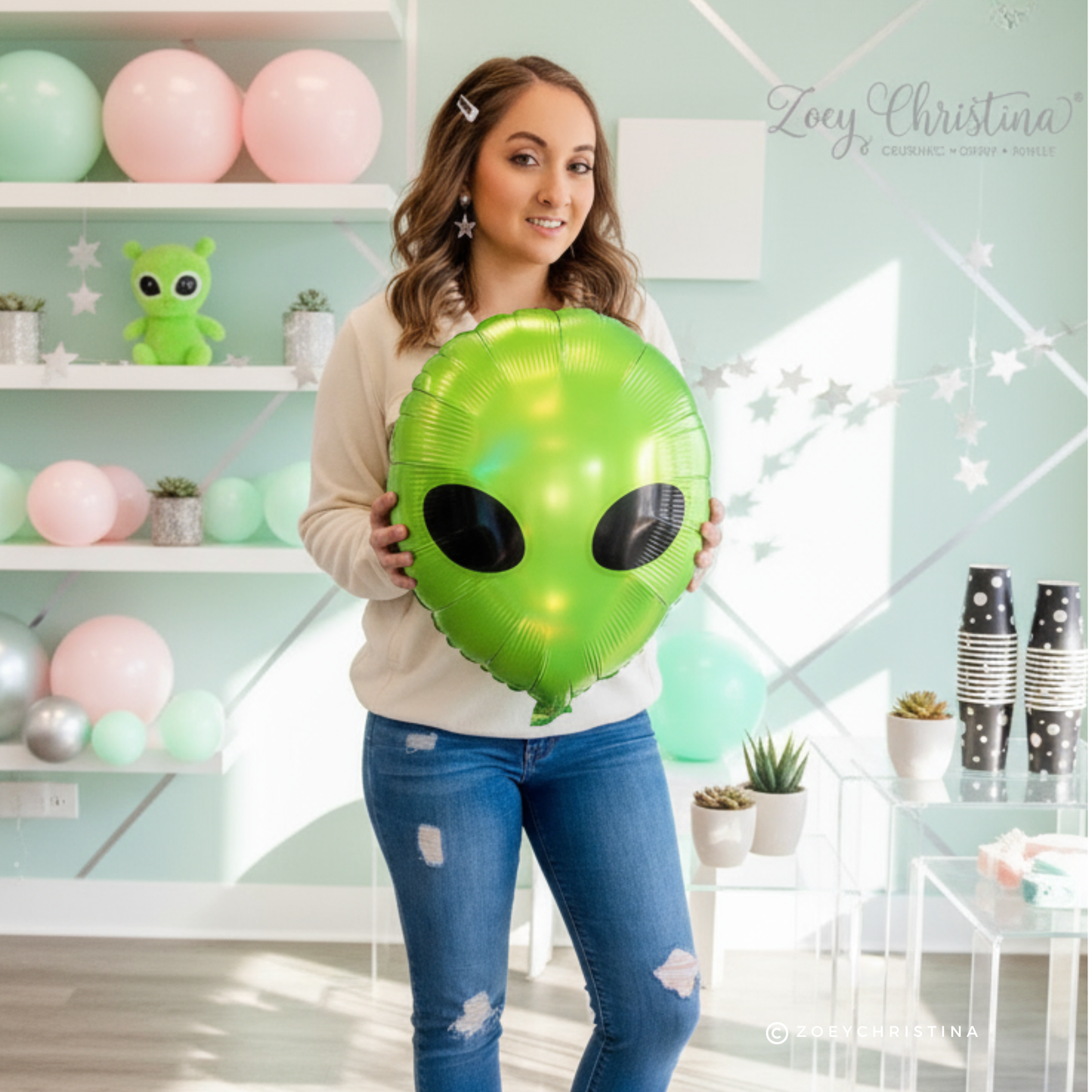 Extraterrestrial Alien Balloon – Sci-Fi, Glow Party & Halloween Decor