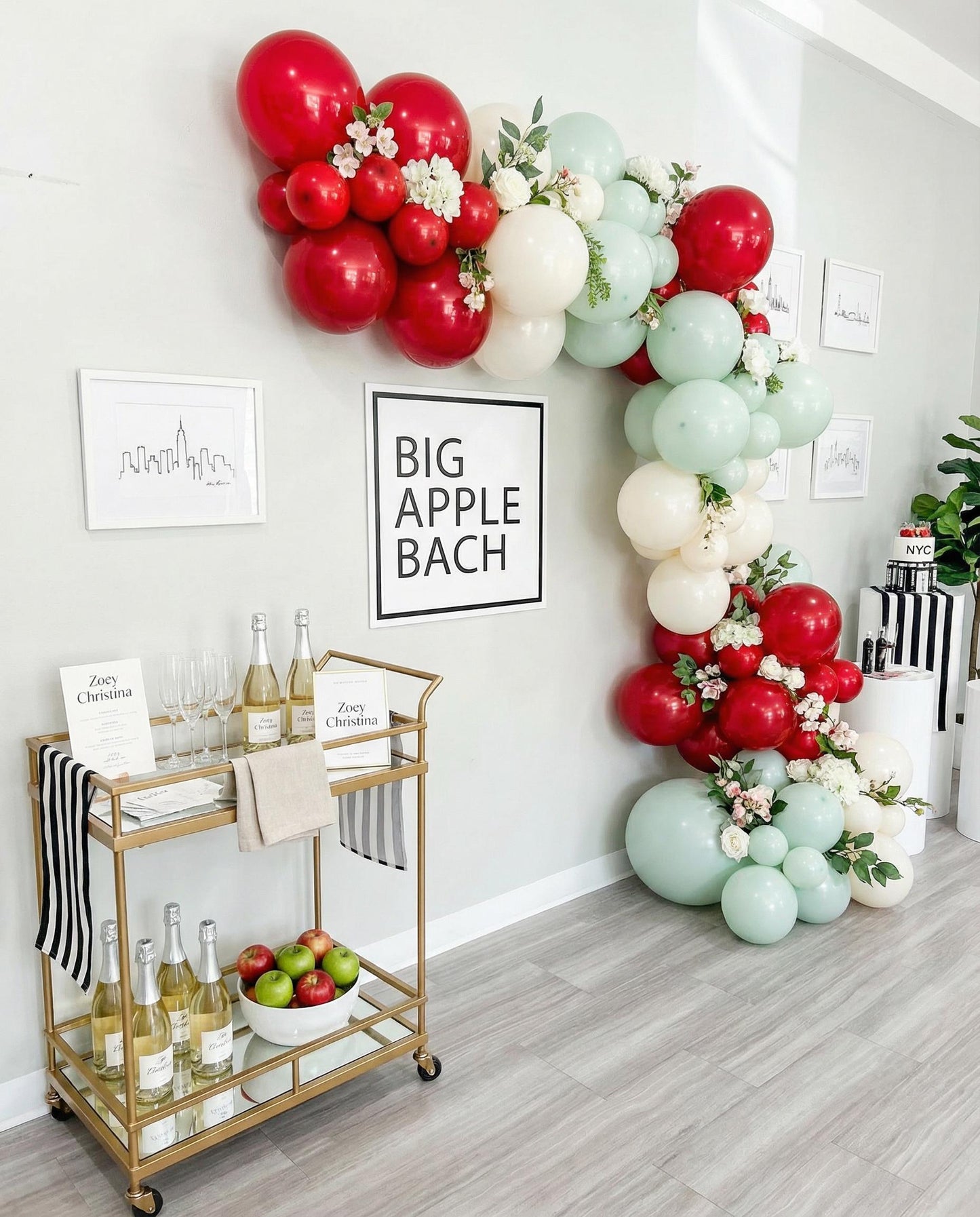 Big Apple Balloon Garland Kit | NYC Party, Apple Theme & Fall Harvest Decor