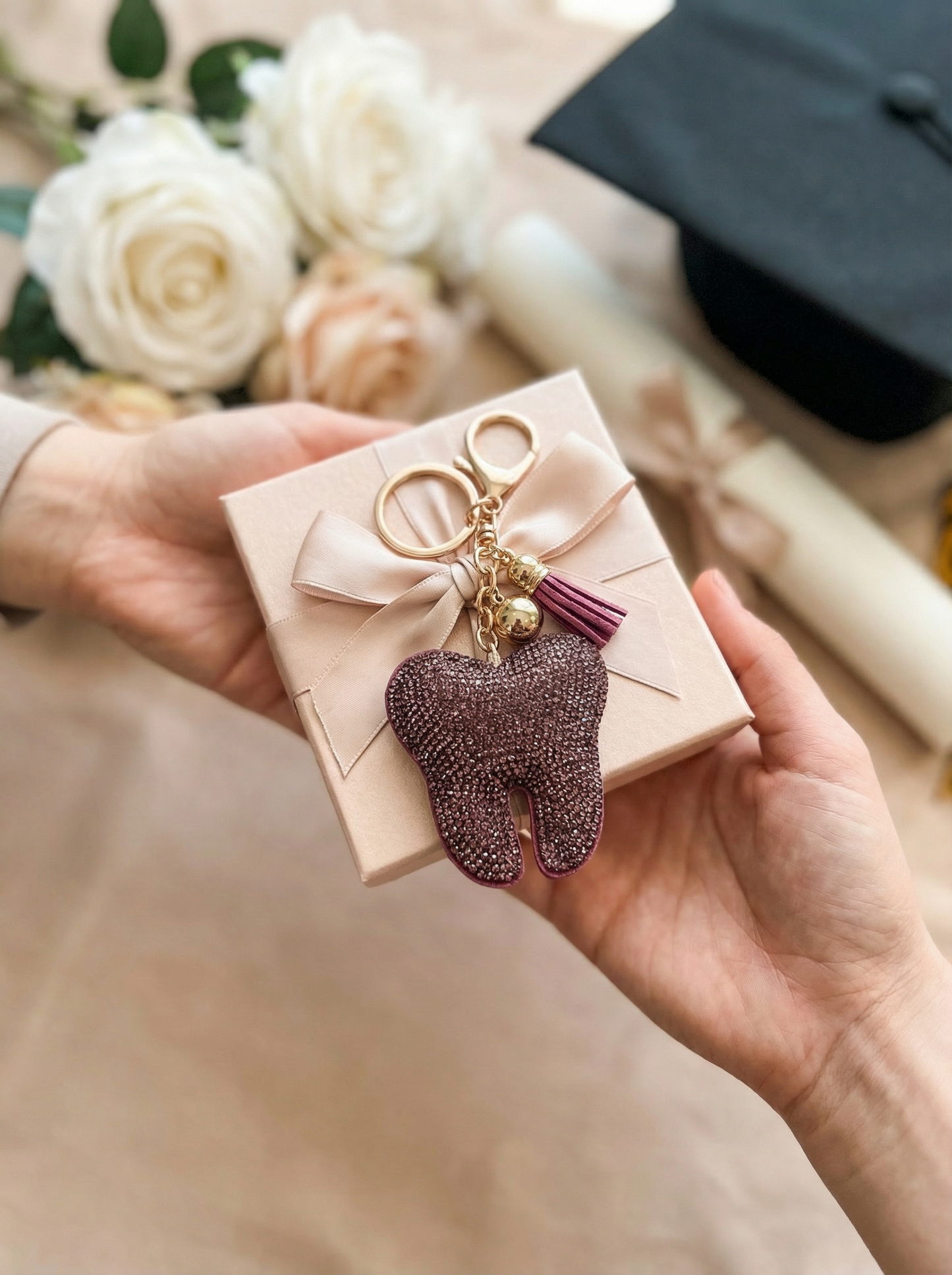 Sparkly Tooth Keychain – Dental-Inspired Sequin Charm for Dental Assistants, Hygienists & Tooth Lovers