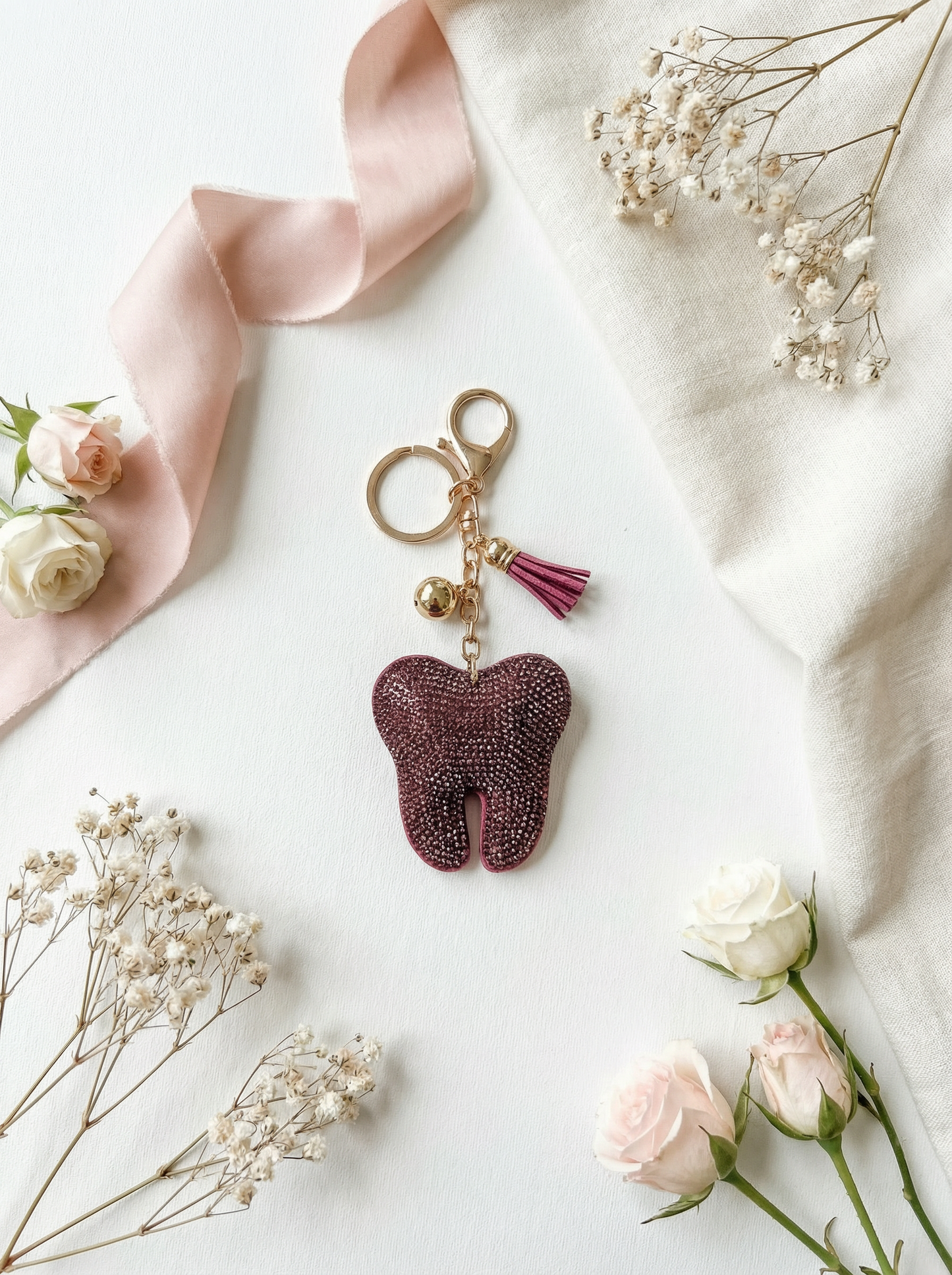 Sparkly Tooth Keychain – Dental-Inspired Sequin Charm for Dental Assistants, Hygienists & Tooth Lovers
