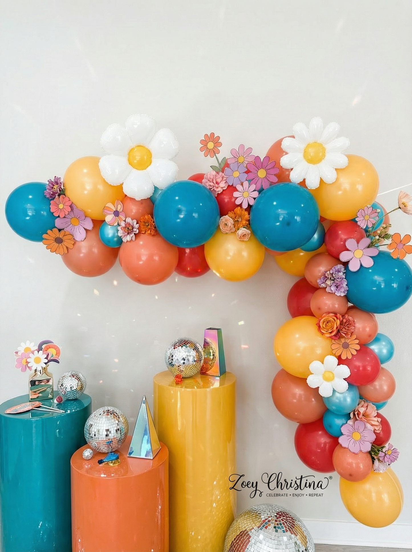 Vintage Groovy Balloon Arch – Dark Retro Colors with Foil Daisy Balloons